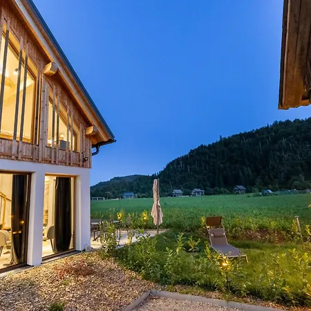 Cherryhood Apartament *